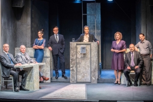 &Eta; &alpha;&sigma;&tau;&upsilon;&nu;&omicron;&mu;&iota;&kappa;ή &lambda;&omicron;&gamma;&omicron;&tau;&epsilon;&chi;&nu;ί&alpha; &epsilon;&pi;&iota;&sigma;&tau;&rho;έ&phi;&epsilon;&iota; &tau;&omicron;&nu; &Mu;ά&iota;&omicron; &sigma;&tau;&omicron; &Theta;έ&alpha;&tau;&rho;&omicron; Eliart