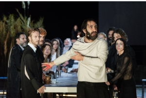 &Kappa;&Theta;&Beta;&Epsilon;-&Theta;&Omicron;&Kappa;: &laquo;&zeta;-&eta;-&theta;, &omicron; &Xi;έ&nu;&omicron;&sigmaf;&raquo; &sigma;&epsilon; &sigma;&kappa;&eta;&nu;&omicron;&theta;&epsilon;&sigma;ί&alpha; &Mu;&iota;&chi;&alpha;ή&lambda; &Mu;&alpha;&rho;&mu;&alpha;&rho;&iota;&nu;&omicron;ύ &sigma;&tau;&omicron; &Delta;&eta;&mu;&omicron;&tau;&iota;&kappa;ό &Theta;έ&alpha;&tau;&rho;&omicron; &Lambda;&upsilon;&kappa;&alpha;&beta;&eta;&tau;&tau;&omicron;ύ| 17 &Sigma;&epsilon;&pi;&tau;&epsilon;&mu;&beta;&rho;ί&omicron;&upsilon;