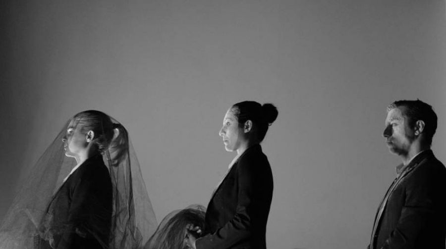 &Kappa;&omega;&sigma;&tau;&alpha;&lambda;έ&xi;&iota; - &Theta;έ&alpha;&tau;&rho;&omicron; &Theta;&eta;&sigma;&epsilon;ί&omicron;&nu;