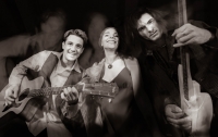 &Epsilon;ί&delta;&alpha;&mu;&epsilon; &tau;&omicron; &laquo;The Dreamers&raquo; &sigma;&tau;&omicron; &Theta;έ&alpha;&tau;&rho;&omicron; &laquo;&Phi;&omicron;ύ&rho;&nu;&omicron;&sigmaf;&raquo; / We saw The Dreamers at Fournos Theatre.