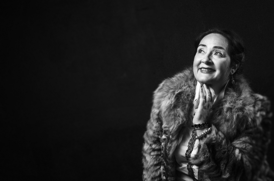 &Eta; &Epsilon;&lambda;έ&nu;&eta; &Omicron;&upsilon;&zeta;&omicron;&upsilon;&nu;ί&delta;&omicron;&upsilon; &gamma;ί&nu;&epsilon;&tau;&alpha;&iota; &Mu;&alpha;&rho;ί&kappa;&alpha; &Nu;ί&nu;&omicron;&upsilon; &sigma;&tau;&omicron; Vault