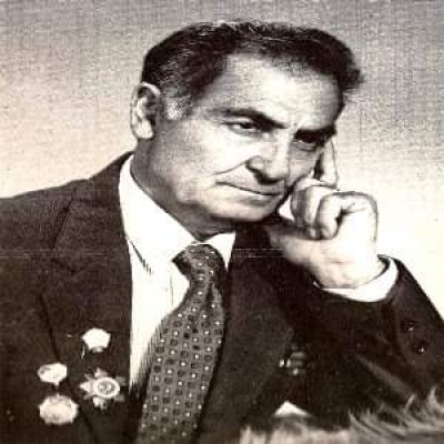 &Mu;&omicron;&upsilon;&sigma;&iota;&kappa;ή &sigma;ύ&nu;&theta;&epsilon;&sigma;&eta;: &Omicron;&beta;&epsilon;&rho;&tau;&omicron;ύ&rho;&alpha; &Mu;έ&gamma;&alpha;&sigmaf; &Alpha;&lambda;έ&xi;&alpha;&nu;&delta;&rho;&omicron;&sigmaf;-Ύ&mu;&nu;&omicron;&sigmaf; &sigma;&tau;&eta;&nu; &Alpha;&rho;&chi;&alpha;ί&alpha; &Epsilon;&lambda;&lambda;ά&delta;&alpha;