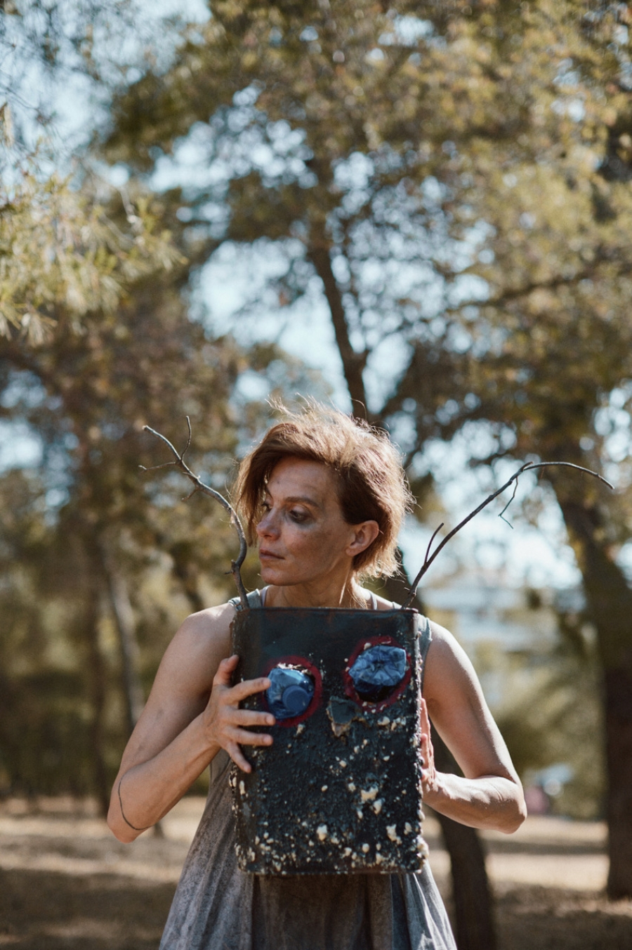 "&Phi;&Lambda;&Alpha;&Iota;" &sigma;&tau;&omicron; Faust Bar Theatre &alpha;&pi;ό &tau;&iota;&sigmaf; 14 &Omicron;&kappa;&tau;&omega;&beta;&rho;ί&omicron;&upsilon;