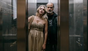 &Omicron; &Delta;&eta;&mu;ή&tau;&rho;&eta;&sigmaf; &Kappa;&alpha;&tau;&alpha;&lambda;&epsilon;&iota;&phi;ό&sigmaf; &sigma;&kappa;&eta;&nu;&omicron;&theta;&epsilon;&tau;&epsilon;ί &kappa;&alpha;&iota; &pi;&rho;&omega;&tau;&alpha;&gamma;&omega;&nu;&iota;&sigma;&tau;&epsilon;ί &sigma;&tau;&omicron;&nu; &Theta;&epsilon;ί&omicron; &Beta;ά&nu;&iota;&alpha; || &Alpha;&pi;ό 18/10 &sigma;&tau;&omicron; &Delta;&eta;&mu;&omicron;&tau;&iota;&kappa;ό &Theta;έ&alpha;&tau;&rho;&omicron; &Pi;&epsilon;&iota;&rho;&alpha;&iota;ά