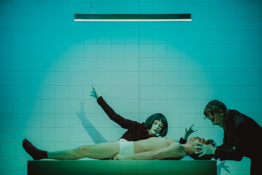 &Epsilon;ί&delta;&alpha;&mu;&epsilon; &tau;&eta;&nu; &pi;&alpha;&rho;ά&sigma;&tau;&alpha;&sigma;&eta; "Labor" &sigma;&tau;&omicron; &theta;έ&alpha;&tau;&rho;&omicron; &Pi;&omicron;&rho;&epsilon;ί&alpha;