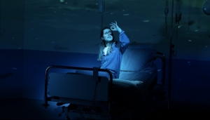 &Epsilon;ί&delta;&alpha;&mu;&epsilon; &tau;&eta;&nu; &pi;&alpha;&rho;ά&sigma;&tau;&alpha;&sigma;&eta; &laquo;Ό&lambda;&omicron;&sigmaf; &omicron; &chi;&rho;ό&nu;&omicron;&sigmaf; &tau;&omicron;&upsilon; &kappa;ό&sigma;&mu;&omicron;&upsilon;&raquo; &sigma;&tau;&omicron;  &Theta;έ&alpha;&tau;&rho;&omicron; &Tau;έ&chi;&nu;&eta;&sigmaf; &Kappa;ά&rho;&omicron;&lambda;&omicron;&sigmaf; &Kappa;&omicron;&upsilon;&nu;