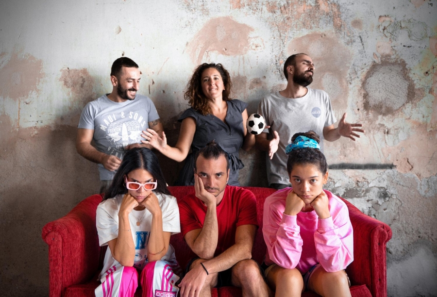 "&Epsilon;ί&mu;&alpha;&sigma;&tau;&epsilon; &Pi;ά&tau;&sigma;&iota;" &sigma;&epsilon; &sigma;&kappa;&eta;&nu;&omicron;&theta;&epsilon;&sigma;ί&alpha; &Beta;&alpha;&sigma;ί&lambda;&eta; &Kappa;&omicron;&upsilon;&kappa;&alpha;&lambda;ά&nu;&iota; &sigma;&tau;&omicron; &Sigma;ύ&gamma;&chi;&rho;&omicron;&nu;&omicron; &Theta;έ&alpha;&tau;&rho;&omicron;