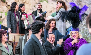 &Epsilon;ί&delta;&alpha;&mu;&epsilon; &tau;&eta; &mu;&eta;&tau;έ&rho;&alpha; &tau;&omicron;&upsilon; &sigma;&kappa;ύ&lambda;&omicron;&upsilon; &tau;&omicron;&upsilon; &Pi;&alpha;ύ&lambda;&omicron;&upsilon; &Mu;ά&tau;&epsilon;&sigma;&iota; &sigma;&tau;&omicron; &theta;έ&alpha;&tau;&rho;&omicron;  &Alpha;&kappa;&rho;&omicron;&pi;ό&lambda;