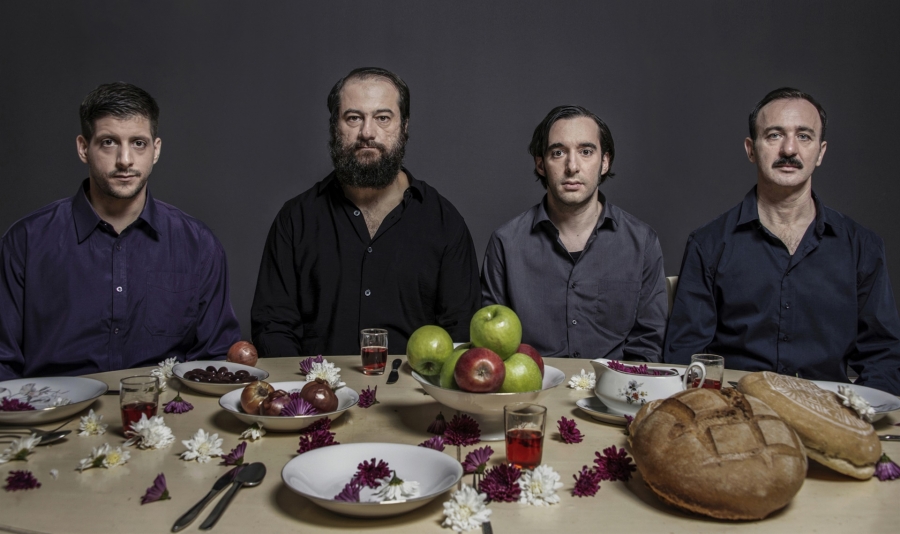 &Epsilon;ί&delta;&alpha;&mu;&epsilon; &tau;&omicron; "&Kappa;&alpha;&lambda;ά &epsilon;&sigma;ύ &sigma;&kappa;&omicron;&tau;ώ&theta;&eta;&kappa;&epsilon;&sigmaf; &nu;&omega;&rho;ί&sigmaf;'' &tau;&omicron;&upsilon; &Chi;&rho;ό&nu;&eta; &Mu;ί&sigma;&sigma;&iota;&omicron;&upsilon; &sigma;&tau;&omicron; &Sigma;ύ&gamma;&chi;&rho;&omicron;&nu;&omicron; &Theta;έ&alpha;&tau;&rho;&omicron;