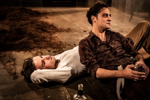 &Alpha;&rho;&beta;&alpha;&nu;ί&tau;&eta; - &Kappa;&alpha;&rho;&alpha;&nu;&tau;&zeta;ά&sigmaf; &pi;ά&lambda;&iota; &mu;&alpha;&zeta;ί &alpha;&pi;ό 3 &Nu;&omicron;&epsilon;&mu;&beta;&rho;ί&omicron;&upsilon;