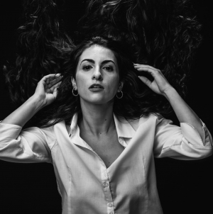 &Sigma;&upsilon;&nu;έ&nu;&tau;&epsilon;&upsilon;&xi;&eta; &tau;&eta;&sigmaf; &eta;&theta;&omicron;&pi;&omicron;&iota;&omicron;ύ &Iota;&phi;&iota;&gamma;έ&nu;&epsilon;&iota;&alpha;&sigmaf; &Pi;&alpha;&pi;&alpha;&gamma;&epsilon;&omega;&rho;&gamma;ί&omicron;&upsilon; &mu;&epsilon; &alpha;&phi;&omicron;&rho;&mu;ή &tau;&eta;&nu; &pi;&alpha;&rho;ά&sigma;&tau;&alpha;&sigma;&eta; &laquo;&Pi;&omicron;&lambda;ύ &Kappa;&alpha;&kappa;ό &gamma;&iota;&alpha; &tau;&omicron; &Tau;ί&pi;&omicron;&tau;&alpha;&raquo;