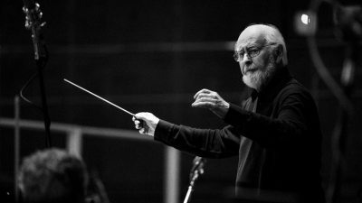 The Music of  Hans Zimmer VS John Williams  &Delta;&eta;&mu;&omicron;&tau;&iota;&kappa;ό &Theta;έ&alpha;&tau;&rho;&omicron; &Lambda;&Upsilon;&Kappa;&Alpha;&Beta;&Eta;&Tau;&Tau;&Omicron;&Upsilon;  9 &kappa;&alpha;&iota; 10 &Iota;&omicron;&upsilon;&lambda;ί&omicron;&upsilon;,